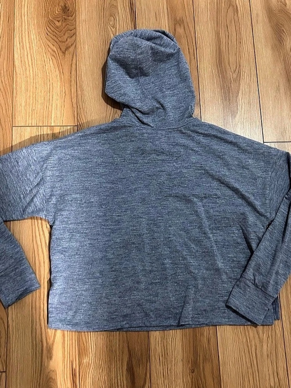 Nike Dri-FIT Gray Long Sleeve Hoodie Size Medium Like New - Picture 2 of 4
